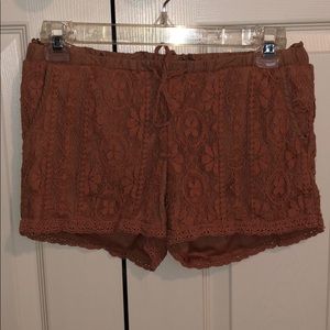 Lace detailed shorts